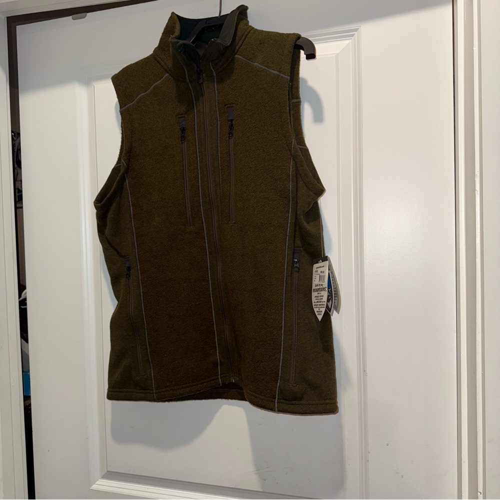 Kuhl Men’s Olive Intercepter Vest. Size medium. New